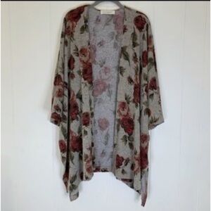 GUC Audrey 3+1 kimono size OS.